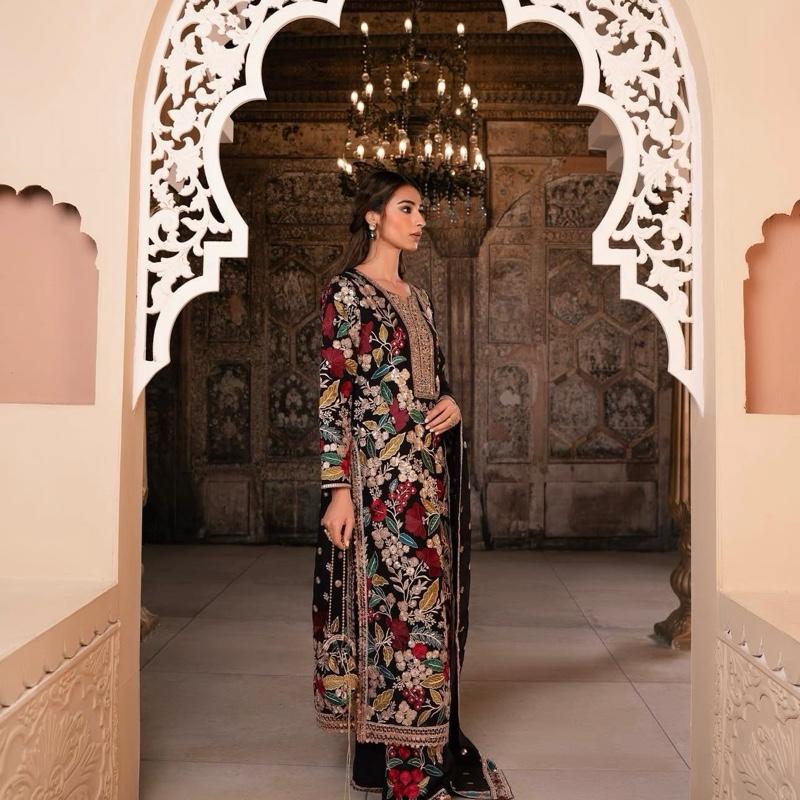 MAHNAAZ- Haseens official ( ORIGINAL)…4 pieces heavy embroidered chiffon suit with matching potli bag