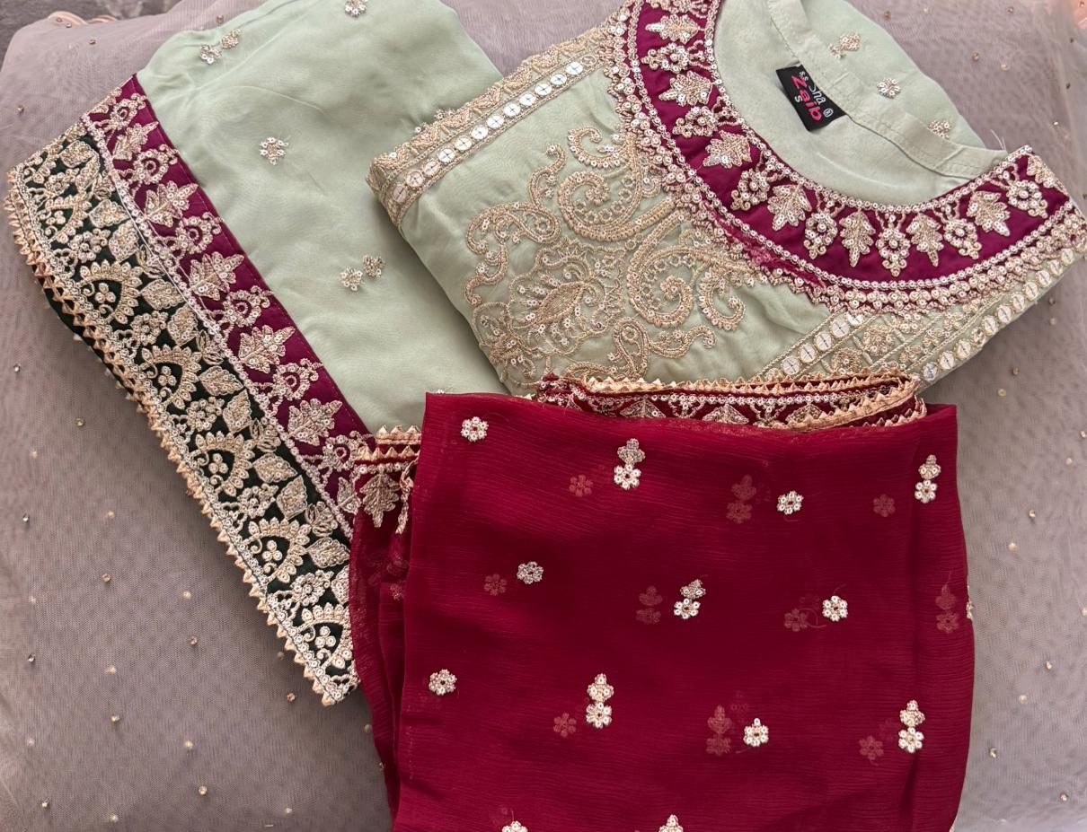 Luxury 3-Piece Heavy Embroidered Organza Suit with Chiffon Dupatta – Wedding & Party Wear