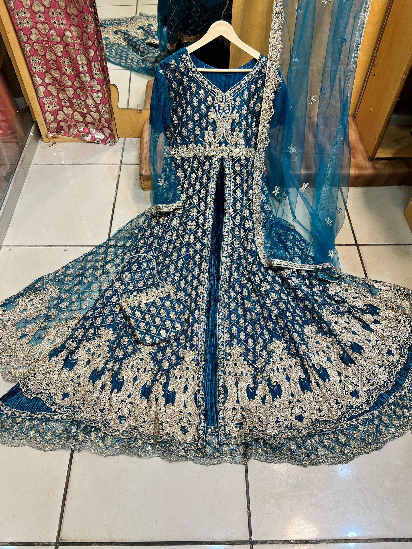 Luxury Double-Layer Embroidered Maxi Set with Matching Potli Bag & Free Gift – Timeless Elegance